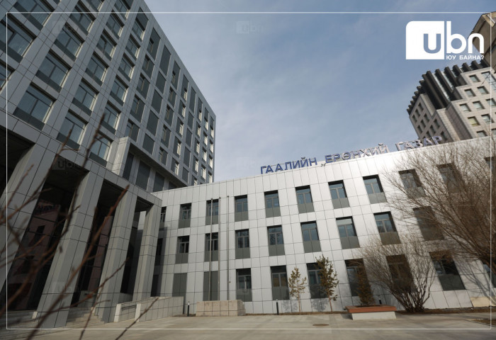 Гаалийн ажилтан бааранд мансууруулах бодис хэрэглэж байгаад баригджээ