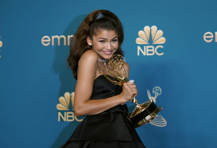 Дуучин, жүжигчин Zendaya ТҮҮХ бүтээж байна