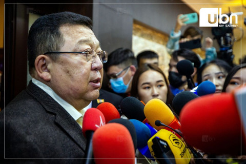 С.Эрдэнэ: Х.Баттулга титэм үгээ бичээд сууж байх ёстой хүн шүү дээ