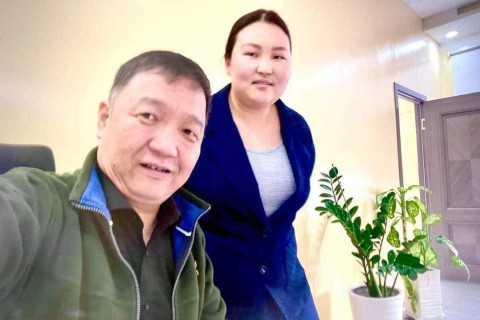 Б.Болор: Байгалаа бид хоёр ажлаа хийсээр л байгаа шүү