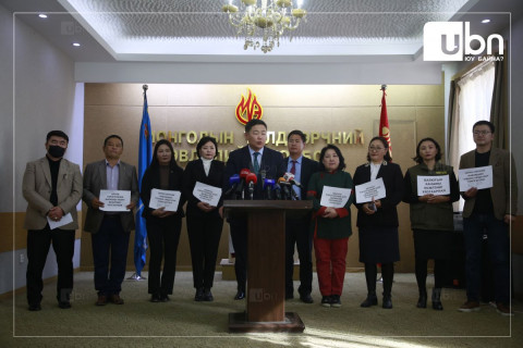 МҮЭХ: Төрийн албан хаагчдын цалин, тэтгэвэр тэтгэмжийг 2023 онд багтаан 50-иас доошгүй хувиар нэмэгдүүлэх санал гаргажээ