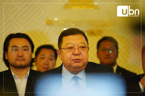 С.Эрдэнэ: Төсвийн хөрөнгөөр анимейшн хийгээд тоглоод сууж байдаг төр, удирдлагатай хол явахгүй