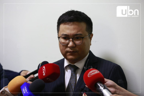 П.Сайнзориг: Хошин шогийн жүжигчид хэн нэгнийг доромжилдогоо урлаг гээд ойлгочихсон. Энэ нь буруу жишиг гэдгийг л хэлсэн