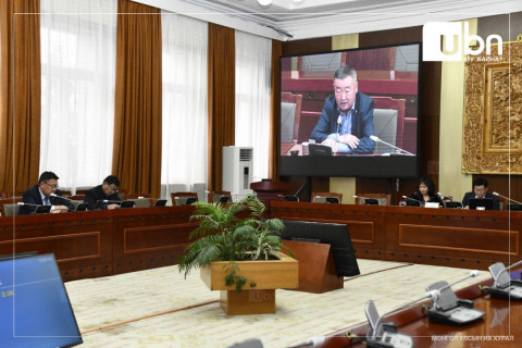 “Гадаад валютын нөөцийг хамгаалахад чиглэсэн мөнгөний хатуу бодлого хэрэгжүүлэхийг зорьж байна“
