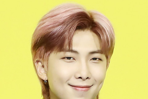 “BTS” хамтлагийн ахлагч RM удахгүй албан ёсны бие даасан цомгоо гаргана
