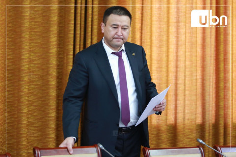 Б.Чойжилсүрэн: Баруун бүсийн эрчим хүчний өмнөх удирдлага өр нэмэгдүүлээд байсан тул сольсон