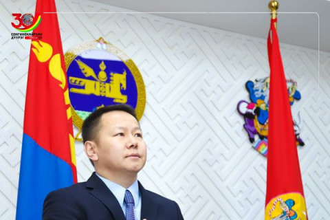 Иргэдэд төрийн дээд одон медаль болон салбар, нийслэл дүүргийн шагнал гардууллаа