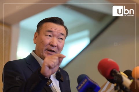 С.Ганбаатар: Дээд шүүхийн “овгор“ нь нүүрсчдийн төлөө алхаа цохиж, АПУ П.Батсайханы арын өрөөнд амьдарч байна