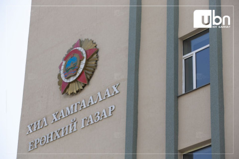 Хил хамгаалах байгууллагын албан тушаалтнуудыг бүртгэлгүй нүүрс гаргахад оролцсон хэргээр шалгаж байна