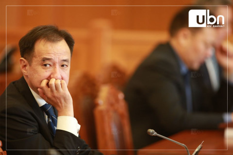 Д.Цогтбаатар: Удирдаж буй хүмүүс нь ард түмний төлөө яваа юм шиг дүр эсгэж, өөрсдөддөө завшдаг тогтолцоог харсаар суух уу