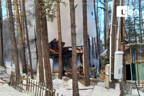 СЭРЭМЖЛҮҮЛЭГ: Жигжид зуслангийн задгайд гал гарч, 2 давхар мансардтай байшин бүрэн шатжээ