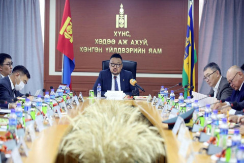 З.МЭНДСАЙХАН: ЭНЭ ЖИЛ УЛААНБУУДАЙ, ТӨМСНИЙ ХЭРЭГЦЭЭГ 100 ХУВЬ, ХҮНСНИЙ НОГООНЫ 70 ХУВИЙГ ДОТООДООСОО ХАНГАХ УРЬДЧИЛСАН БАЛАНС ГАРЛАА