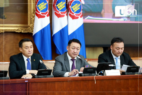Д.Тогтохсүрэн: Нийтийн болон хувийн ашиг сонирхлын зөрчлөөс урьдчилан сэргийлэх хуульд нэмэлт өөрчлөлт оруулна. Тиймээс УИХ, ЗГ-аас хамтарсан ажлын хэсэг гарсан