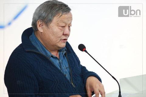 Баабар: Ерөнхий сайдыг дөрвөн мөчөө өргөөд дэмжье. Эх орныг минь хулгайчдаас салгаж өг