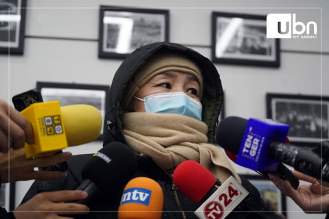 ӨРХ ТОЛГОЙЛСОН ЭЭЖ: Хорооны ажилтан “2 хүүхэдтэй бол өрх толгойлсон ээжид орохгүй“ гээд хүүхдийн мөнгөнд хамрагдаж чадсангүй