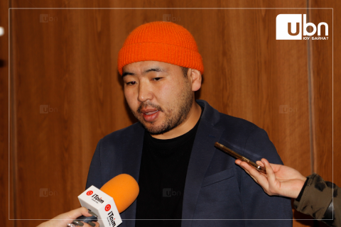 БАЙР СУУРЬ: Гомдол хүлээн авагч нар нь өөрсдийн үнэлэмжээр энэ хаягийг хаа, энэ постыг устга гээд байвал яах уу. Энэ хуульд Ерөнхийлөгч хориг тавих ёстой