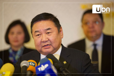 Д.Ганбат: Нэг намын систем, дарангуйллын хэлбэр рүү шилжихэд ойртож байна