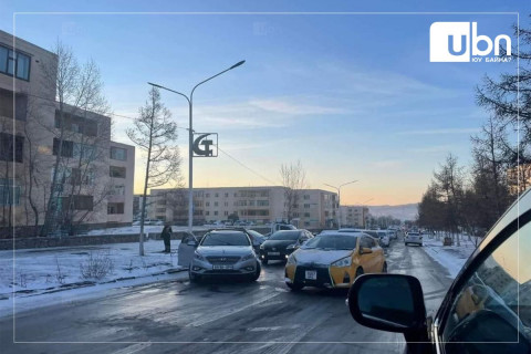 ТОДРУУЛГА: Орхон аймагт автомашинд амаржсан эх, хүүхдийн биеийн байдал сайн байгаа