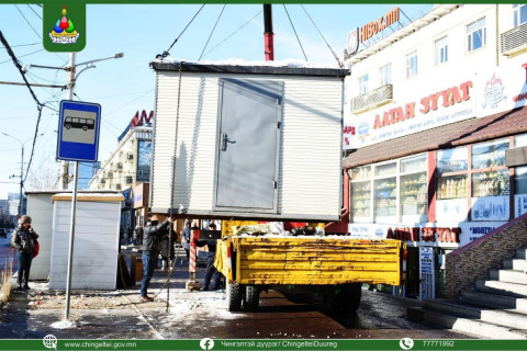 “Мөнгөн завьяа“ автобусны буудал дээрх ТҮЦ-үүдийг нүүлгэжээ