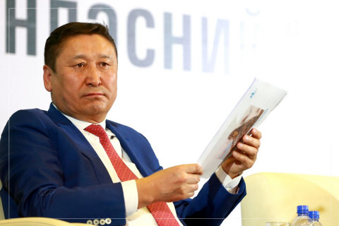 СОНСГОЛ: Ц.Баатарсайханы эзэмшлийн “Говь ХХК“ ХБ-наас авсан зээлээсээ 17.6 тэрбум төгрөгөөр компаниудын өрийг төлж, 8 тэрбумыг хадгаламжиндаа байршуулжээ