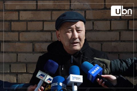 “Хүү нь хоёр өдөр цустайгаа хутгалдчихаад хэвтэж байхад эмнэлэгт аваачиж өгөөгүй ээжид нь гомдолтой байна“