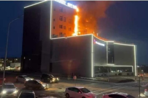 Дархан-Уул аймгийн Өргөө кино тeaтрт гарсан галыг дотогш алдалгүй бүрэн унтраасан, хүн бэртэж гэмтээгүй
