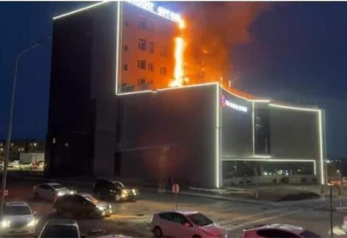 Дархан-Уул аймгийн Өргөө кино тeaтрт гарсан галыг дотогш алдалгүй бүрэн унтраасан, хүн бэртэж гэмтээгүй