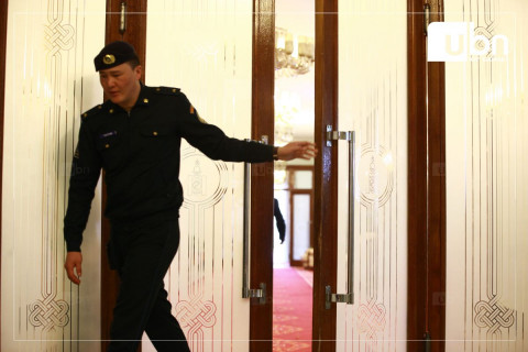 Халдашгүй байдлын дэд хорооны хурал 8 цаг үргэлжилж байна