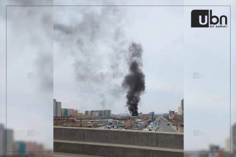 Барс худалдааны төвд 22х10 хэмжээтэй агуулах шатаж байсныг бүрэн унтраажээ