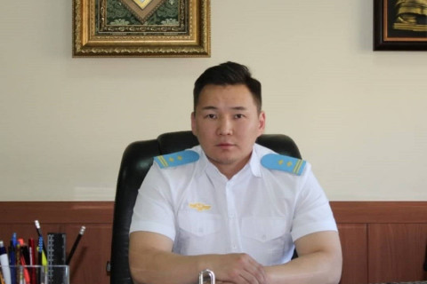 Шүүх “Хэргийн ээдрээ төвөгтэй байдлыг харгалзан“ С.Батдөлийн цагдан хорих хугацааг нэг сараар сунгалаа