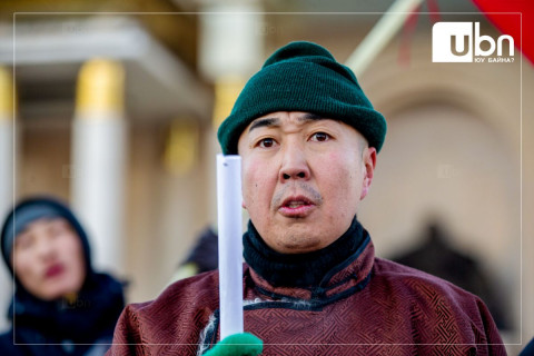 ШҮҮХ: Жүжигчин У.Цогтбаяр нь согтуурсан үедээ эхнэр З.Хүслэн болон хадам ээжийгээ доромжилж, цонхоо хагалж танхайрсан