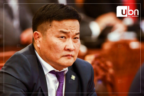 Ж.Сүхбаатар: Жендерийн асуудал бол тогтвортой хөгжлийн хурдасгагч хүчин зүйл. Эмэгтэйчүүдийн квотыг 40 хувь болгохыг гишүүд дэмжиж өгөөч