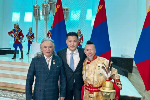 “Хар сарнай“ хамтлагийн ахлагч С.Амармандах МУГЖ цол хүртлээ