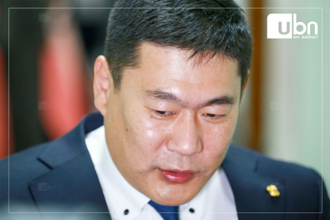 ЕРӨНХИЙ САЙД: Түүхэндээ анх удаа экспортын таван төмөр замын ажлыг эхлүүлээд байна. Ингэснээр эдийн засгийг  2-3 дахин тэлэх боломж бүрдэнэ