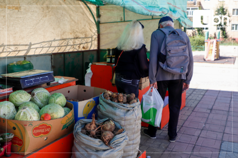 СУРВАЛЖИЛГА: Шинэ ургацын ногооны үзэсгэлэн худалдаанд төмс 800-1500 төгрөгөөр худалдаалагдаж байна