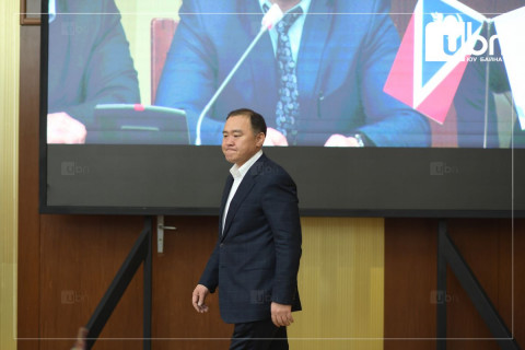 Лу.Гантөмөр: Ардын нам 10-хан хувийн рейтингтэй нам. МАН-ыг 10 хувиас доошоо ортол нь цохино. Санаа зоволтгүй
