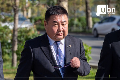 Д.Ганбат: Олон дарга томилох яах вэ. Хүчин төгөлдөр ҮБХ-гоо бүрэн бүтэн болгож, хэл амаа олох ёстой