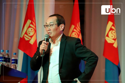 Х.Тэмүүжин: Ардчилсан намынхан надтай зэрэгцээд зогсож буй иргэдийн амьдралыг яаж дээшлүүлэх вэ гэж боддог