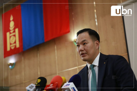 “МИАТ компани 2011 оноос хойш хөдлөөгүй нислэгийн тийзнийхээ үнийг 10-15 хувь хямдруулж байна“