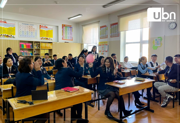 СУРВАЛЖИЛГА: Багш нар хүүхэд насандаа хүрэх “ГАЛТ ТЭРГЭНДЭЭ“ суулаа