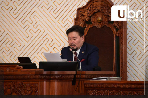 ШУУД: УИХ-ын чуулганы нэгдсэн хуралдаан үргэлжилж байна