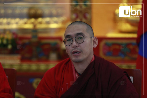 ТОДРУУЛГА: Дараагийн Хамба ламд тавигдах гурван шаардлага байдаг. Үүний нэг нь гэлэн сахил гэж бий