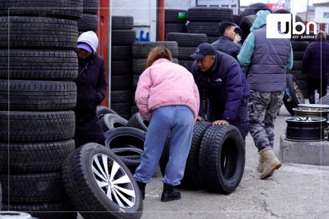 СУРВАЛЖИЛГА: Өвлийн дугуйны үнэ өнгөрсөн жилийнхээс 10 мянган төгрөгөөр өсч,  эрэлт багасчээ