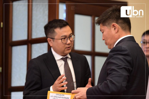 УИХ: Хотын төв рүү мөнгө төлж нэвтрэх хуулийн төслийг дэмжиж, анхны хэлэлцүүлэгт бэлтгүүлэхээр ТББХ-нд шилжүүллээ