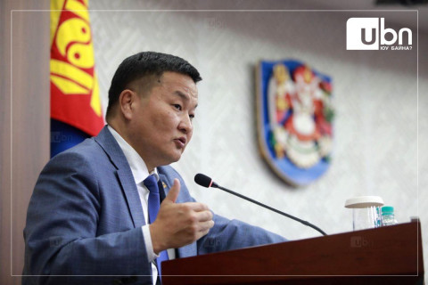Ж.Сүхбаатар: Урд шөнө “Хүннү молл” -ын урд байрлах гэрлэн дохиог буулгаж, өөр байршилд шилжүүлэн суулгалаа
