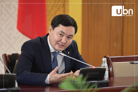 Ч.Өнөрбаяр: Хамар доороо байгаа сайд нартаа хариуцлага тооц Ерөнхий сайд аа