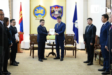 Нийслэлийн 2024 оны төсвийн төслийг НИТХ-д өргөн барилаа