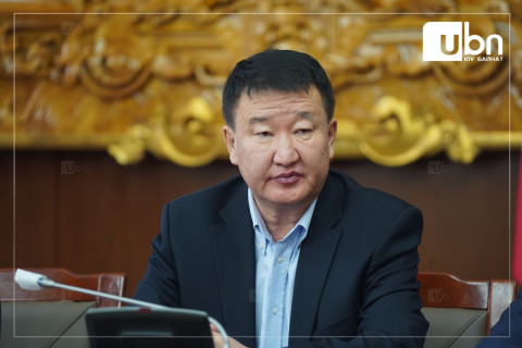 НҮҮРСНИЙ СОНСГОЛ: Д.Бат-Эрдэнэ тэргүүтэй ТУЗ-ийн гишүүддээ 1.7 тэрбум төгрөгийн урамшуулал олгожээ