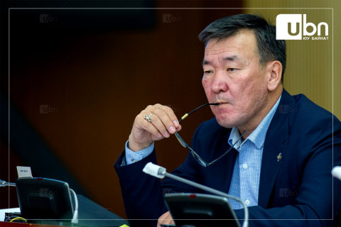 С.Ганбаатар: Тавантолгойг сайд, дарга нар л ойгүй “хуссан“ даа. Төр өөрөө ард түмнийхээ мөнгийг ХУЛГАЙЛСАН