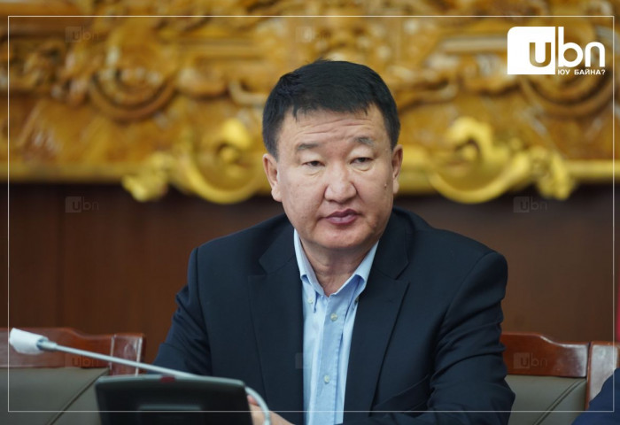 “Ажнай“ Д.Бат-Эрдэнэ нүүрсний сонсголд гэрчээр оролцож байна